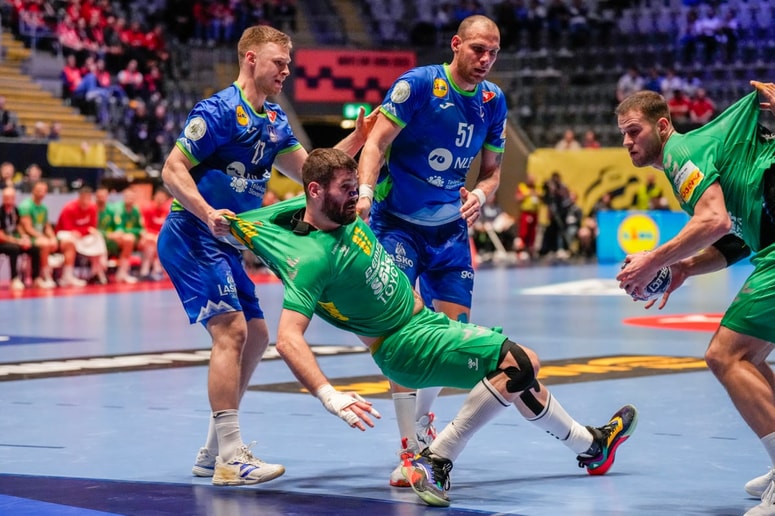 Glavna fotografija članka:Šport na TV