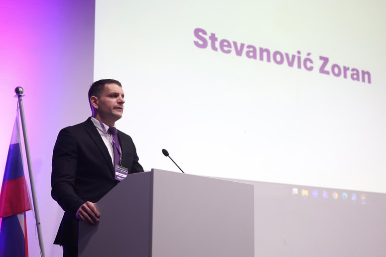 Glavna fotografija članka:(POGLED) Kolumna Marka Crnkoviča: Resni.ce ne bo v parlamentu. Morda se motim, ampak upam, da se ne