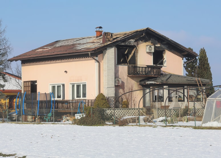 Zaradi požara je njihova hiša neprimerna za bivanje, zato že zbirajo pomoč, s pomočjo katere si bo družina spet lahko uredila dom. 
