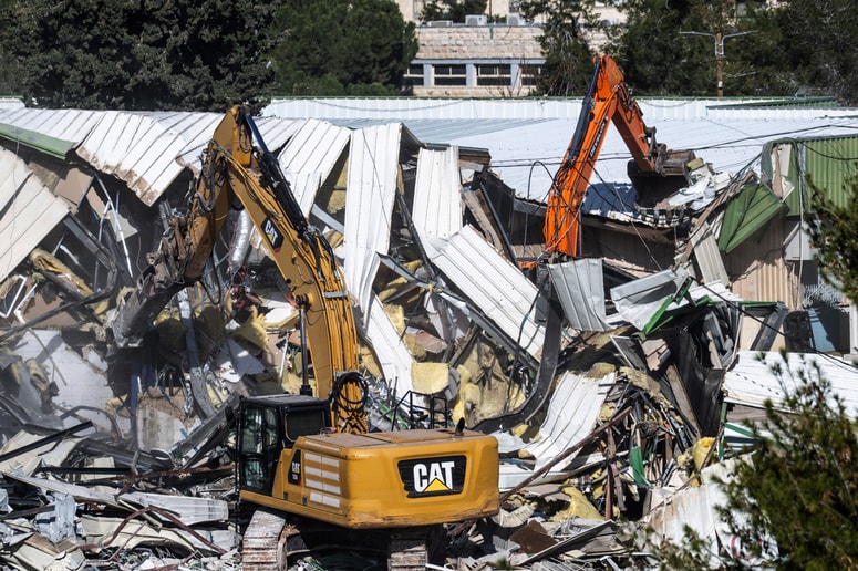 Glavna fotografija članka:(FOTO) Izrael začel rušiti objekte na sedežu UNRWA v Jeruzalemu