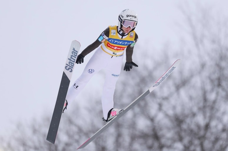 Nika Prevc je dosegla trinajsto zmago v olimpijski sezoni in jih ima 35 v karieri.