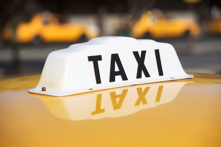 Avtomobil je bil v nesreči popolnoma uničen. Fotografija je simbolična. 