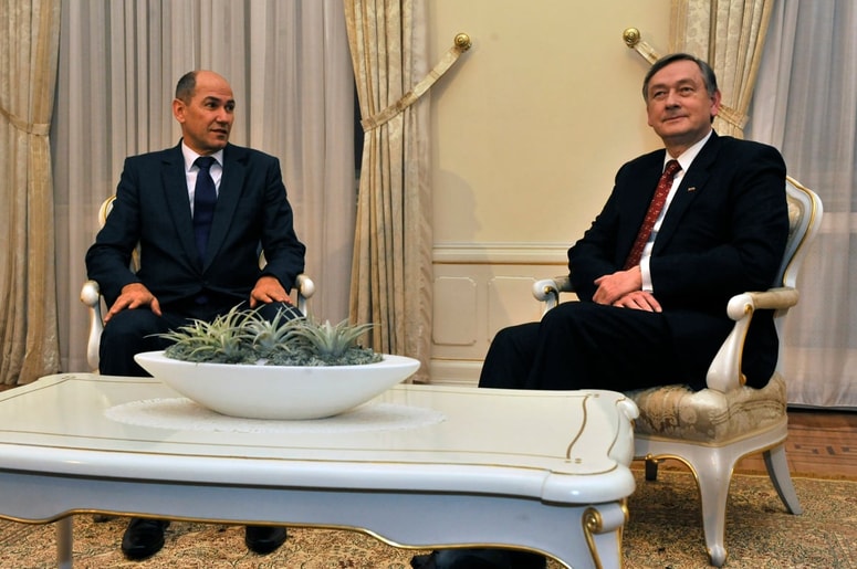 Janez Janša in Danilo Türk leta 2012.