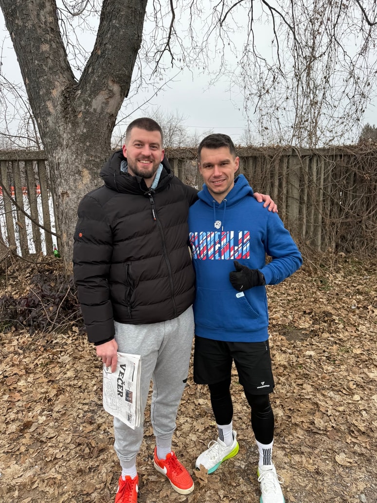 Ivan Trajkovič in Vid Štuhec. Slednji bo tekel, Trajkovič bo povezoval dogodke v projektu ter skupaj z Vidom, vrhunskimi športniki, otroki, šolami, podjetniki in širšo Slovenijo celotno zgodbo predstavljal skozi družbena omrežja. 