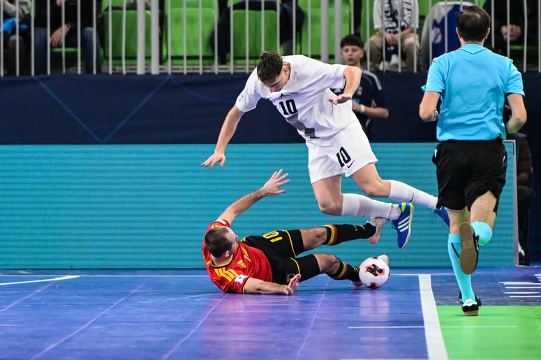 Glavna fotografija članka:Šport na TV