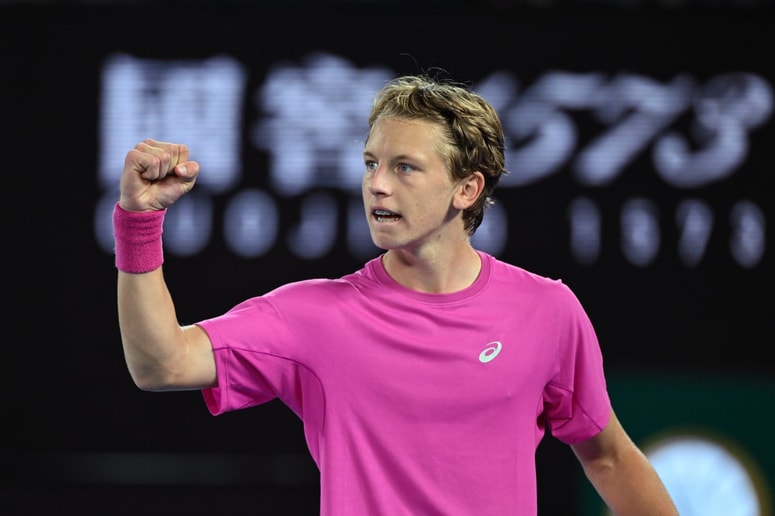 Sedemnajstletni Hrastničan je Sloveniji priboril prvo moško zmago na mladinskih turnirjih za grand slam.