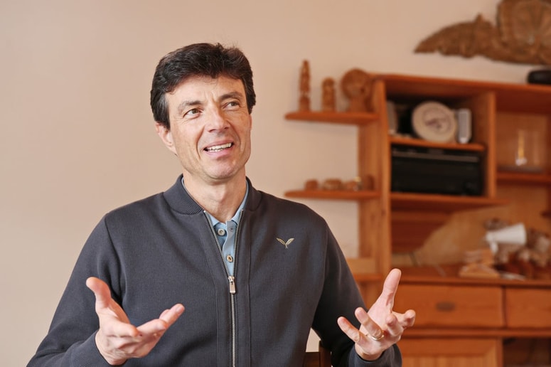 Dejan Dinevski: "Meditacija ni umik iz življenja, ampak globlji stik s seboj." 