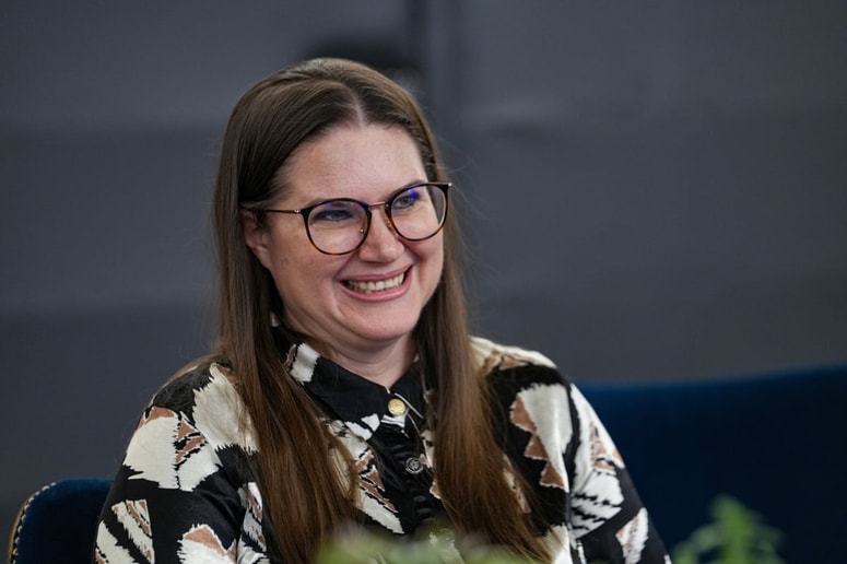 "Vprašanje plač je treba obravnavati celovito in odgovorno," pravi Andreja Kokalj.