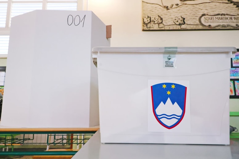 Golob je v izjavi za medije po današnji seji DVK pojasnil, da je to predvsem velika težava v Ljubljani, kjer jim Mestna občina Ljubljana na razpolago da tista volišča, ki so tisti hip razpoložljiva.