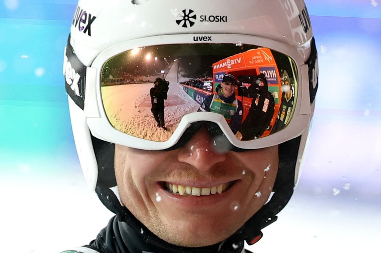 Glavna fotografija članka:Šport na TV