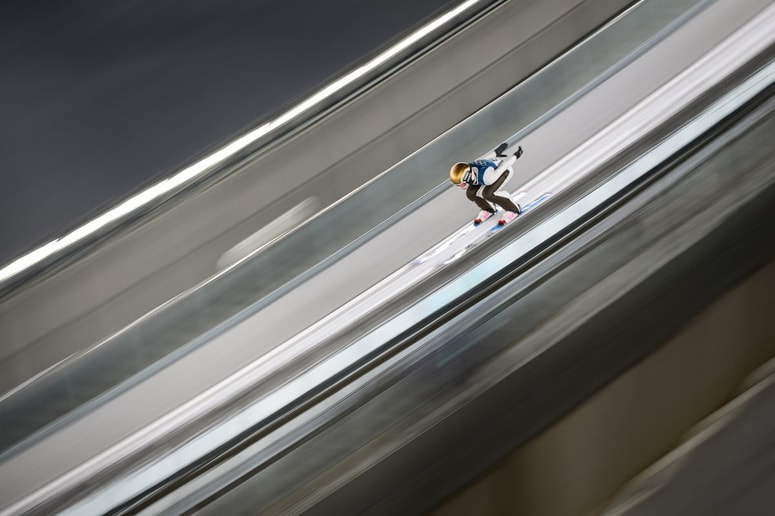 Destminutna vožnja od skakalnic domov je vsakič avantura.