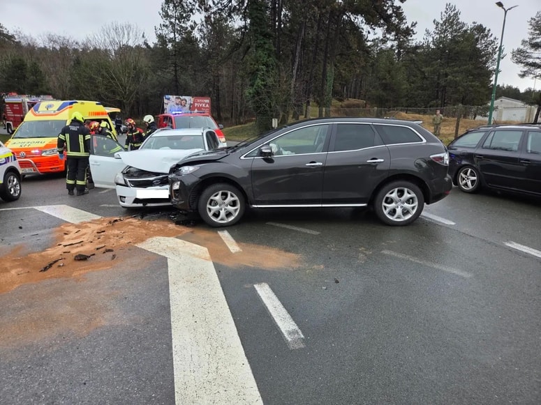 Posledice prometne nesreče v Pivki