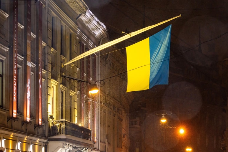 Situacija ostaja pravno in diplomatsko zapletena, saj uradni odnosi med državama ne obstajajo več. Fotografija je simbolična. 