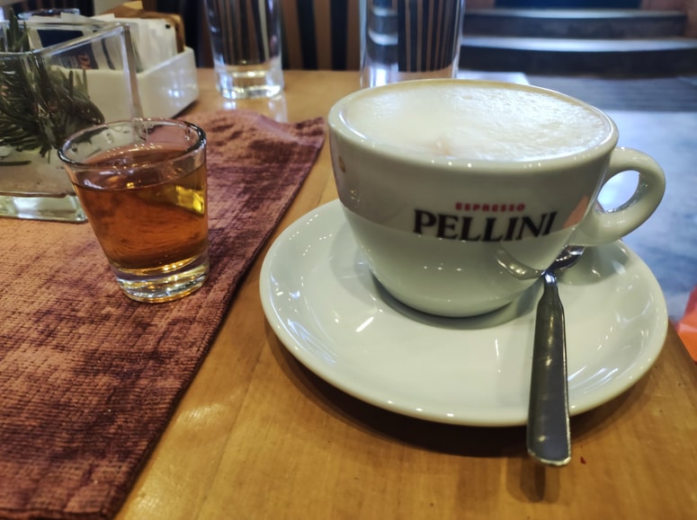 Glavna fotografija članka:(OLIMPIJSKI DNEVNIK) Hudiček in hostesi