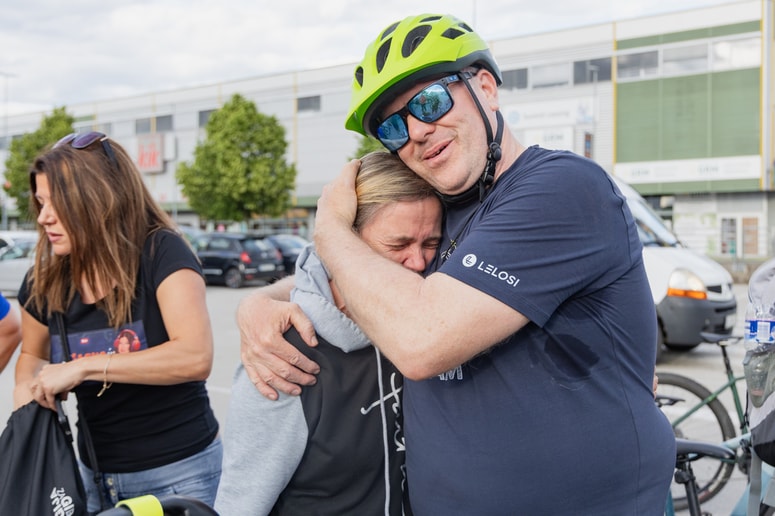 "Eni pravijo – Deželak je poganjal za otroke. Jaz pa pravim – vsi skupaj smo poganjali to kolo dobrodelnosti, da smo skupaj omogočili brezskrbno čofotanje številnim otrokom, pravi Miha. 