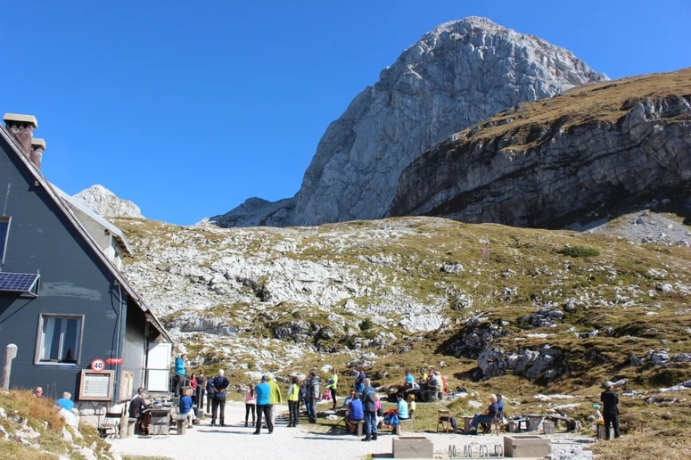Pripravljajo se na rekonstrukcijo in širitev koče na Mangartskem sedlu.