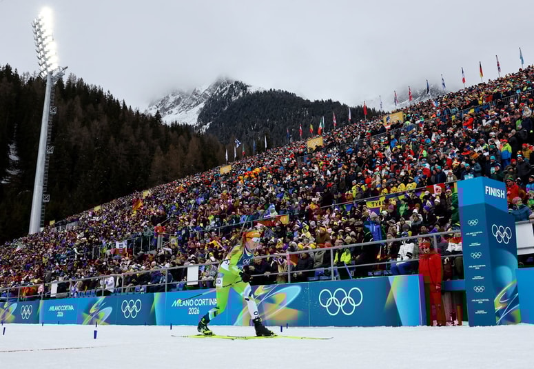 Polona Klemenčič je tekla hitreje od zmagovalke, a štirje zgrešeni streli so jo potisnili na 38. mesto.