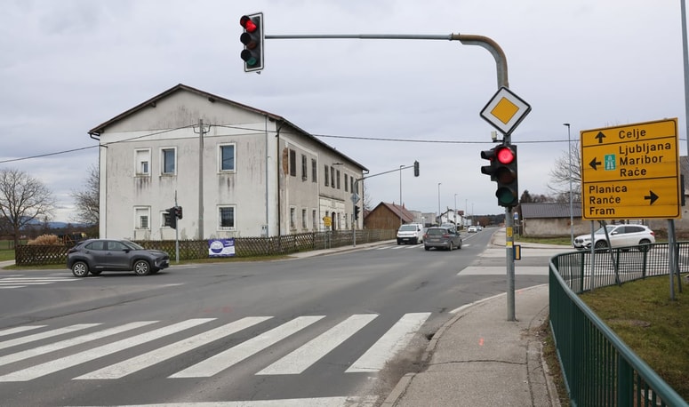 Glavna fotografija članka:Gradnja krožišča pri Greifu: Zaprt bo le krak proti centru Frama, promet drugod izmenično enosmerno. Kje bodo zapore?