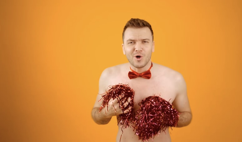 Luka Basi Evrovizijo osvaja z nesluteno količino seksapila in provokativnosti. 