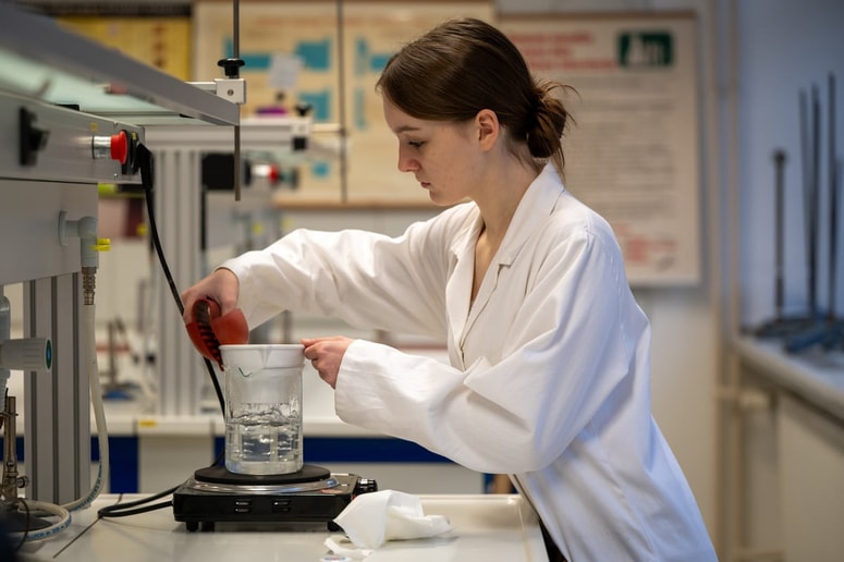 Farmacevtski dan nedavno na Gimnaziji Ravne 