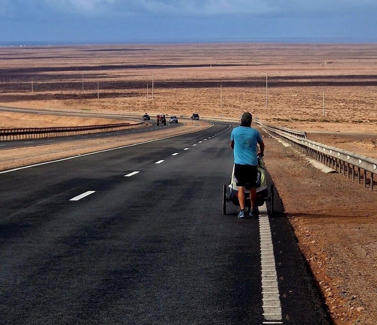 Oli Walker se vrača domov. 