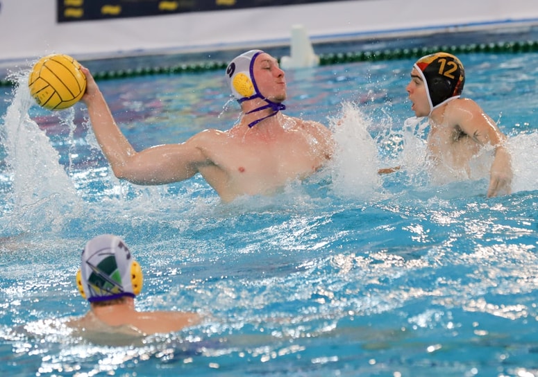 Mariborčani so si na turnirju v Pristanu zagotovili preboj med najboljših osem.