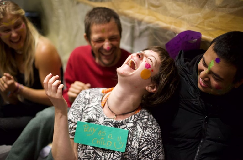 Gib, risba, beseda – vse to mi je pomagalo pri boljšem razumevanju, zakaj sem takšen, kot pač sem. 