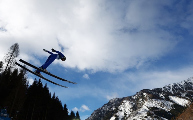 Glavna fotografija članka:Slovenci na OI