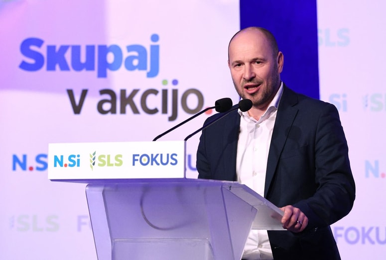 Glavna fotografija članka:(POGLED) Kolumna Gorana Novkovića: Kam gre papež, kam pa NSi?