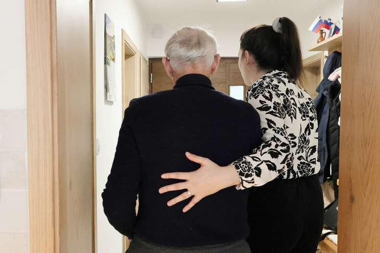 Glavna fotografija članka:Zaradi prispevka za dolgotrajno oskrbo SDS in NSi na ustavno sodišče