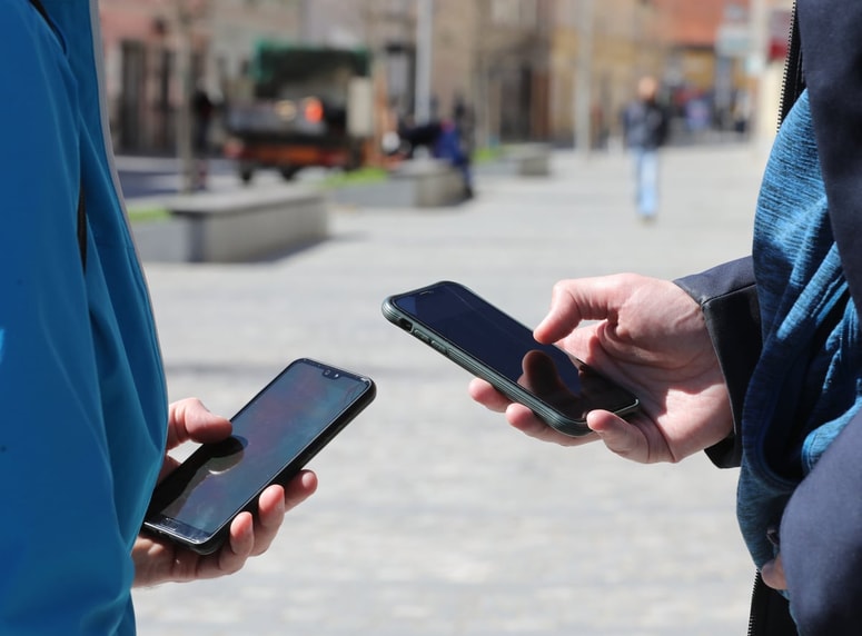 Čakali ste zaman, če ste pričakovali uradne informacije prek mobilnih telefonov. 