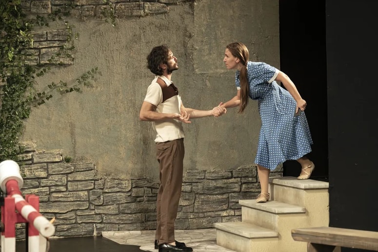 Matija Rupel in Patrizia Jurinčič Finžgar v komediji Usje se je dalu 