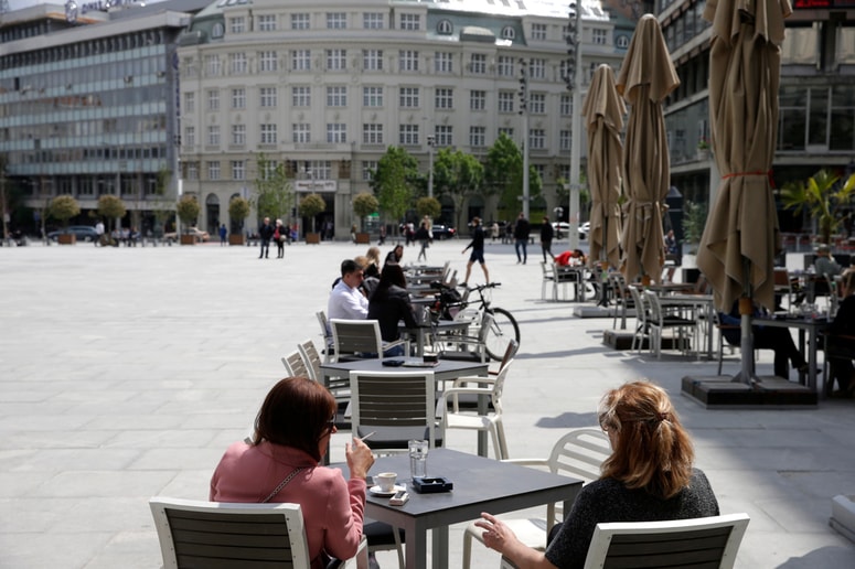 Uporabnico družbenih omrežij je motil cigaretni dim v zaprtih prostorih.