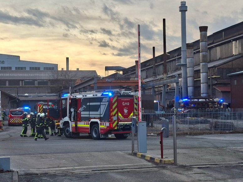 Gašenje požara v kovačnici Sij Metala Ravne 