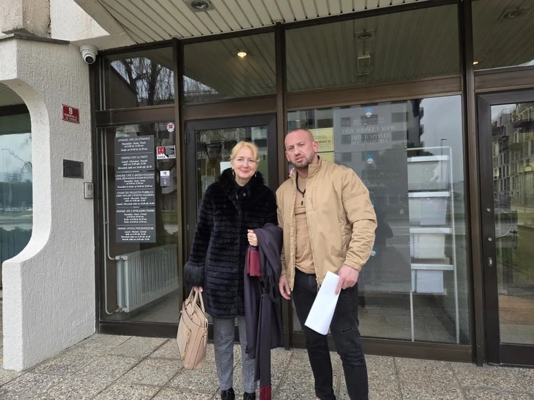 Shqipron Hoxhaj z odvetnico Viktorijo Badovinac Švarc