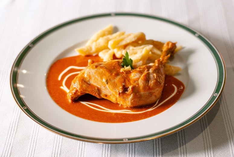 Glavna fotografija članka:(RECEPT) Piščančji paprikaš