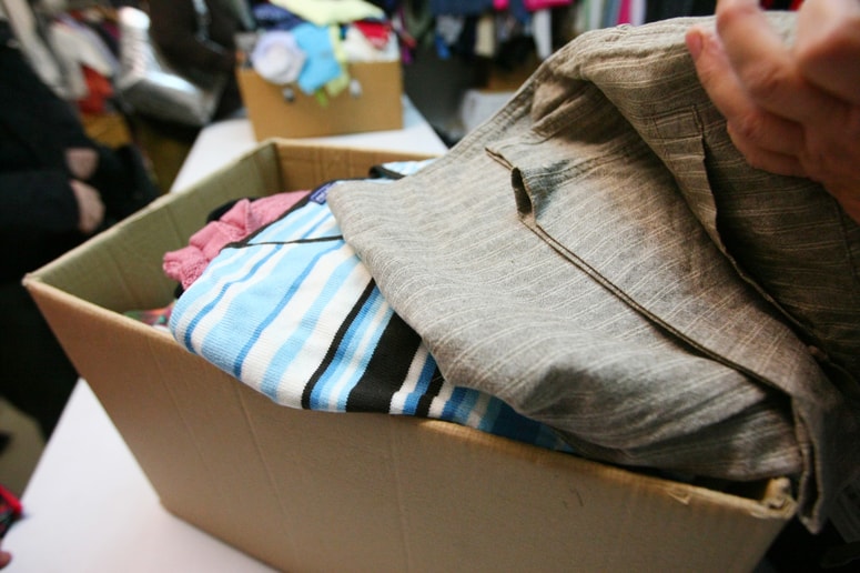 Predlagala je organizacijo majhne hišne oziroma garažne razprodaje. Fotografija je simbolična. 