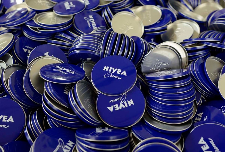 Niveina krema za nego kože je na Hrvaškem kar tri evre dražja kot na Švedskem.