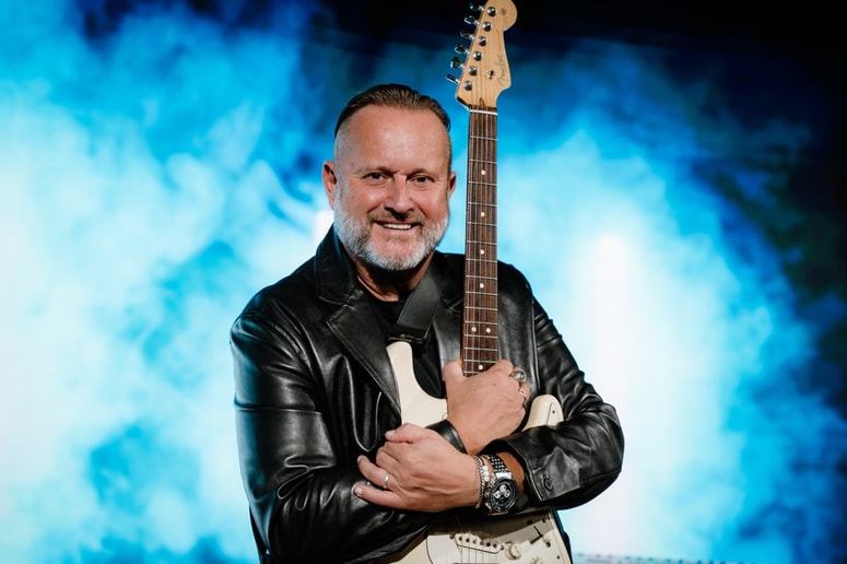 Miki Vlahovič: "Edina slaba stvar pri teh mojih letih je morda to, da čas leti trikrat hitreje. Drugače je super." 