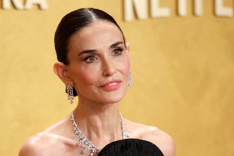 Igralka, ki je skozi desetletja veljala za simbol lepote in vitalnosti, je za ta večer izbrala prefinjeno kreacijo priznane modne hiše Schiaparelli.