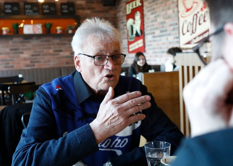 Slavko Roškar. Poškodba se celi počasi, a iz dneva v dan priljubljeni prebivalec Teznega napreduje.