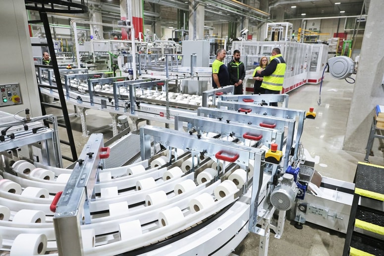 Nova predelovalna linija 16 za proizvodnjo toaletnega papirja z avtomatizacijo in digitalizacijo procesov povečuje proizvodne zmogljivosti Palome. 