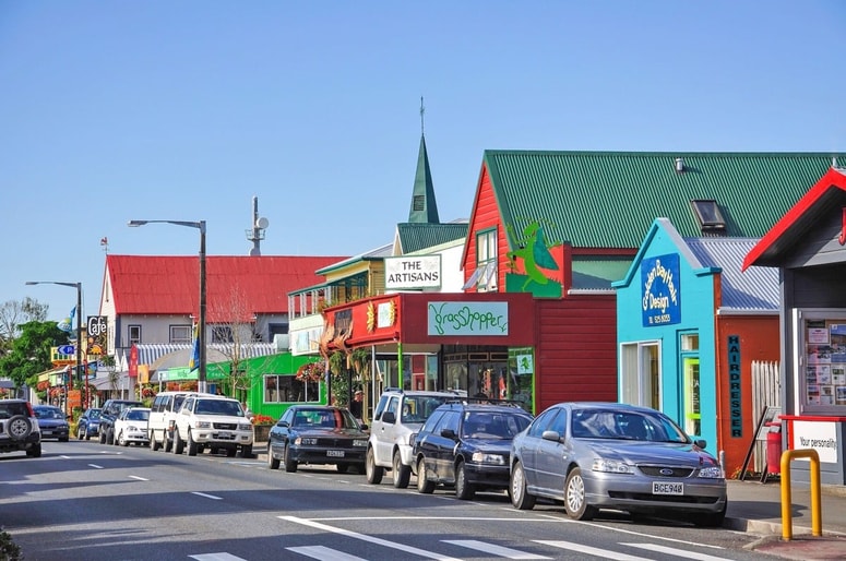 Država se spopada z visoko brezposelnostjo, kakršne niso videli desetletja.