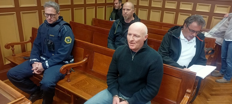 Damjan Košmrlj očitke iz obtožnice zanika. 