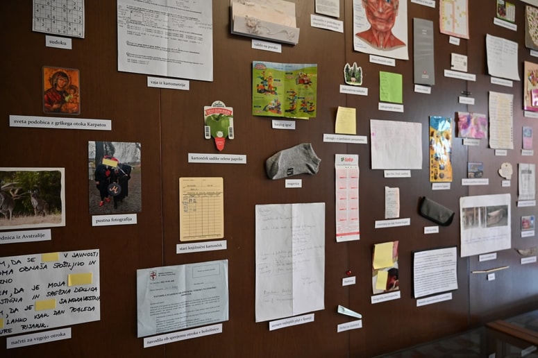 V Knjižnici Ivana Potrča Ptuj bo do konca marca na ogled razstava z imenom Pozabljeno med platnicami. 