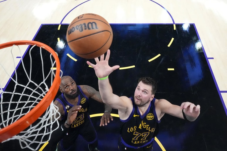 Glavna fotografija članka:Denver z Jokićem premagal ekipo Luke Dončića