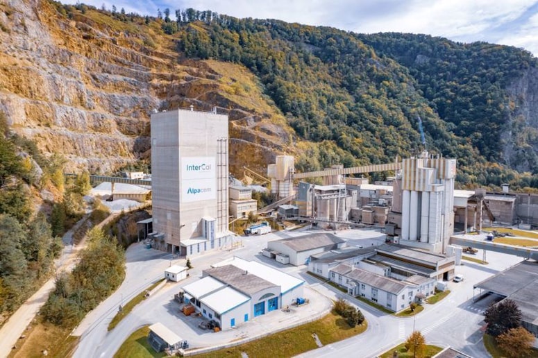 Praktikanti bodo delali tudi na projektih na področju razogljičenja in tržne analize v podjetju Alpacem v Avstriji.