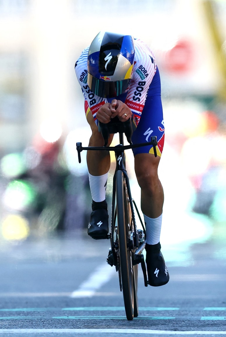 Glavna fotografija članka:Šport na TV