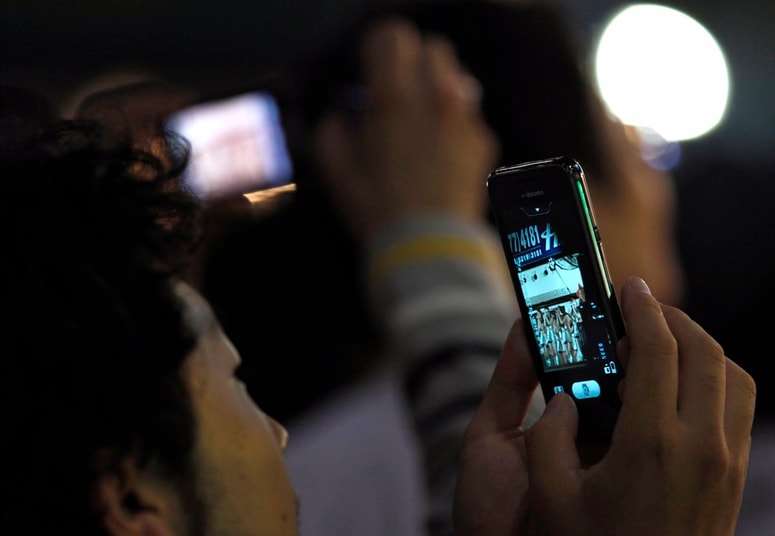 Operacijski sistem Android imajo telefoni Samsung, Xiaomi, OnePlus in Nothing. Fotografija je simbolična. 