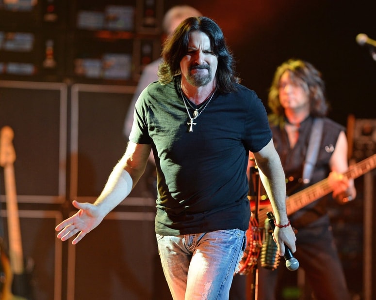 Tommy DeCarlo je bil tiho bitko z rakom na možganih. 